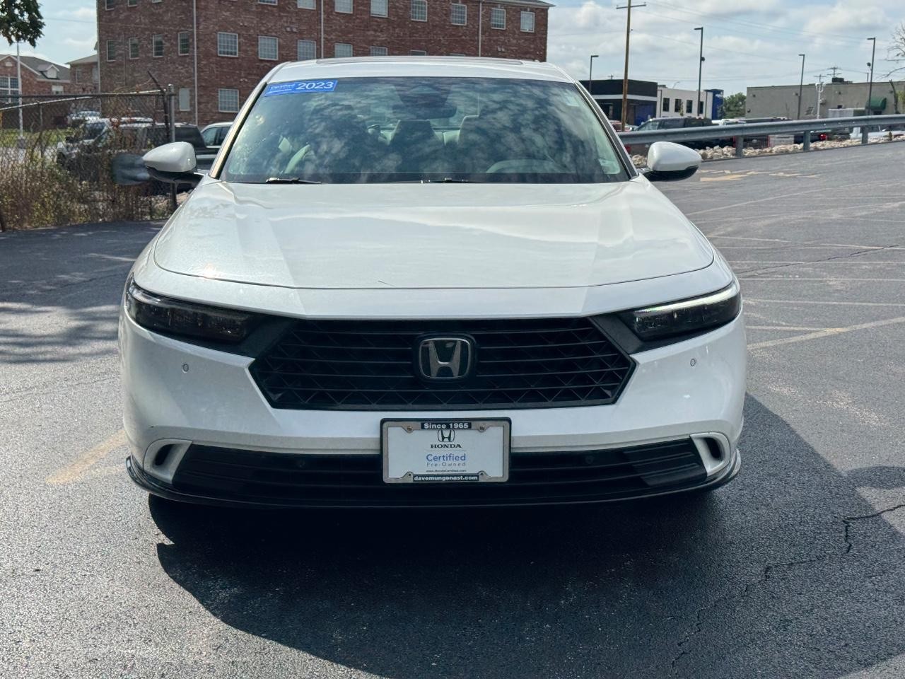 Honda Accord Hybrid Vehicle Full-screen Gallery Image 09