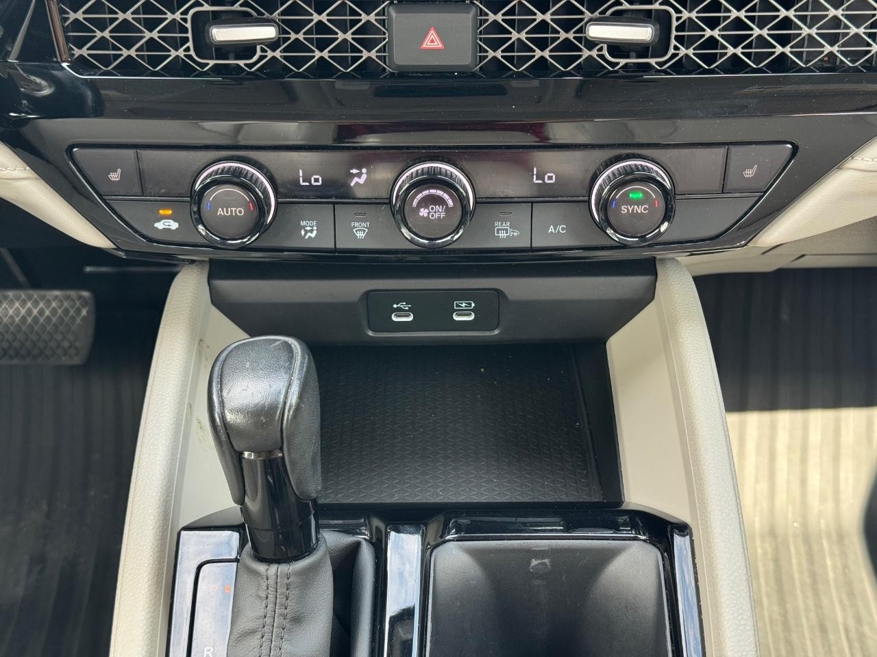 Honda Accord Hybrid Vehicle Full-screen Gallery Image 14