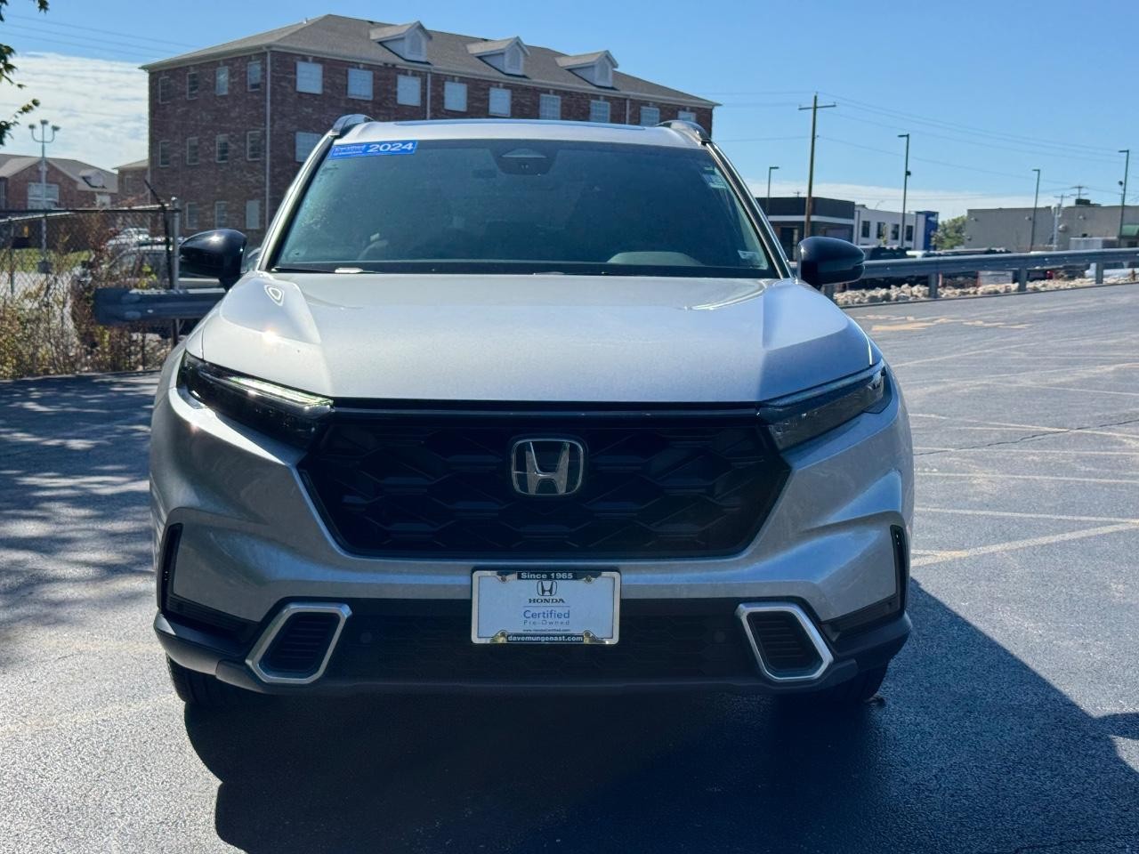 Honda CR-V Hybrid Vehicle Full-screen Gallery Image 09