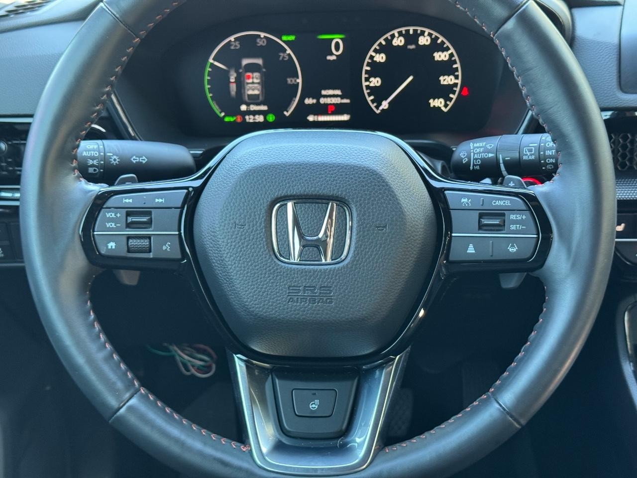 Honda CR-V Hybrid Vehicle Full-screen Gallery Image 12