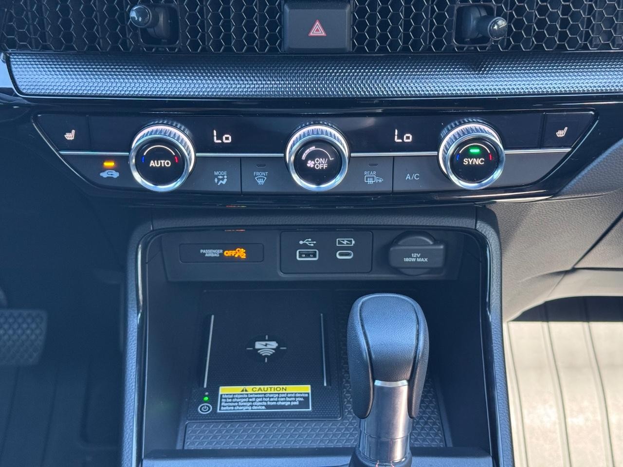 Honda CR-V Hybrid Vehicle Full-screen Gallery Image 14