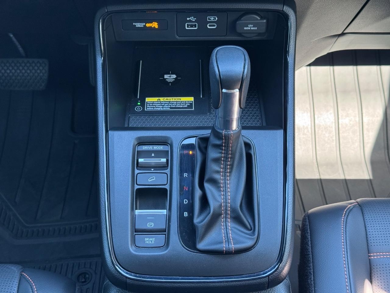 Honda CR-V Hybrid Vehicle Full-screen Gallery Image 15