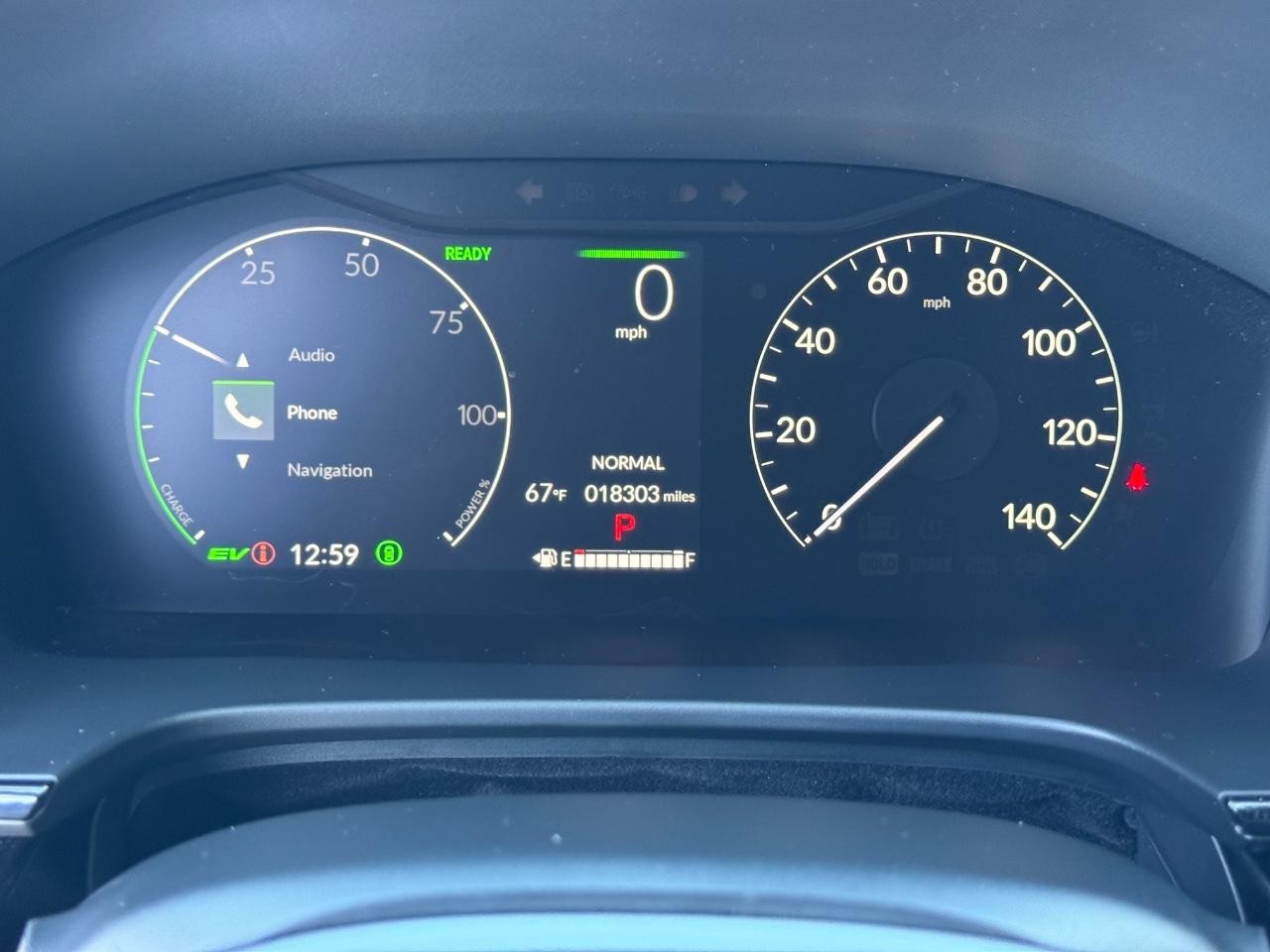 Honda CR-V Hybrid Vehicle Full-screen Gallery Image 20