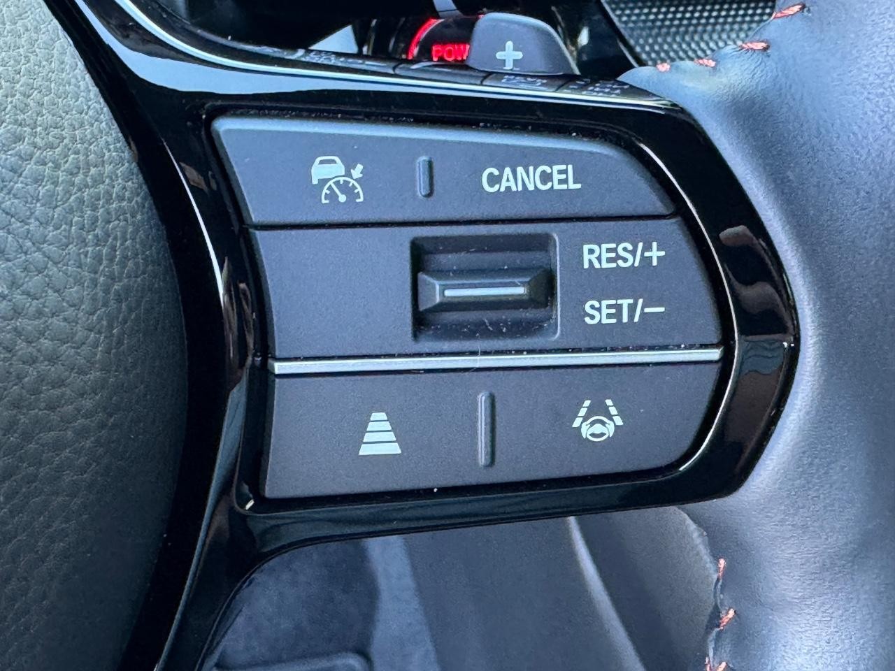 Honda CR-V Hybrid Vehicle Full-screen Gallery Image 22