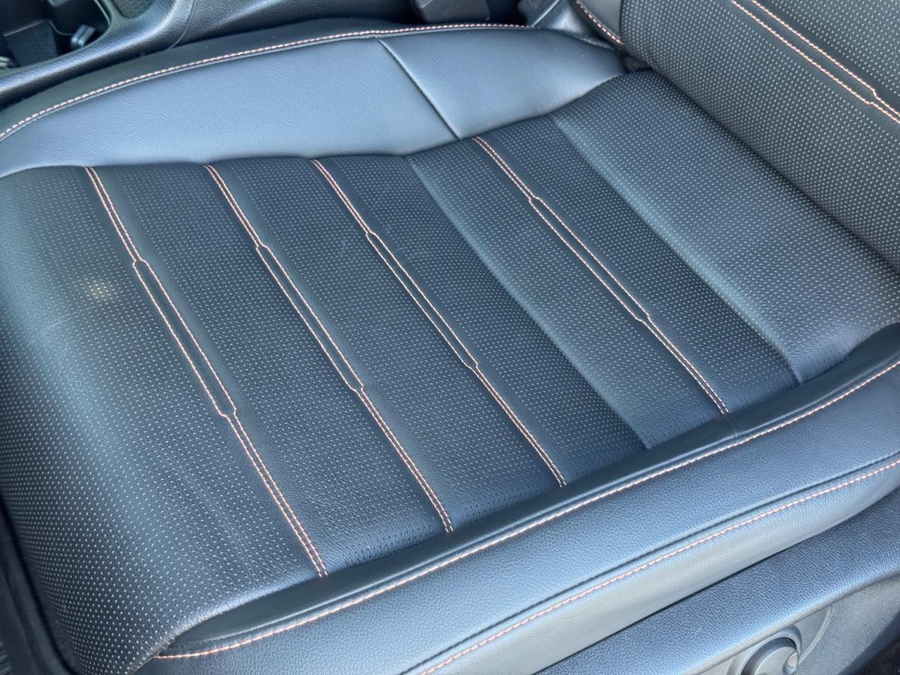 Honda CR-V Hybrid Vehicle Full-screen Gallery Image 27