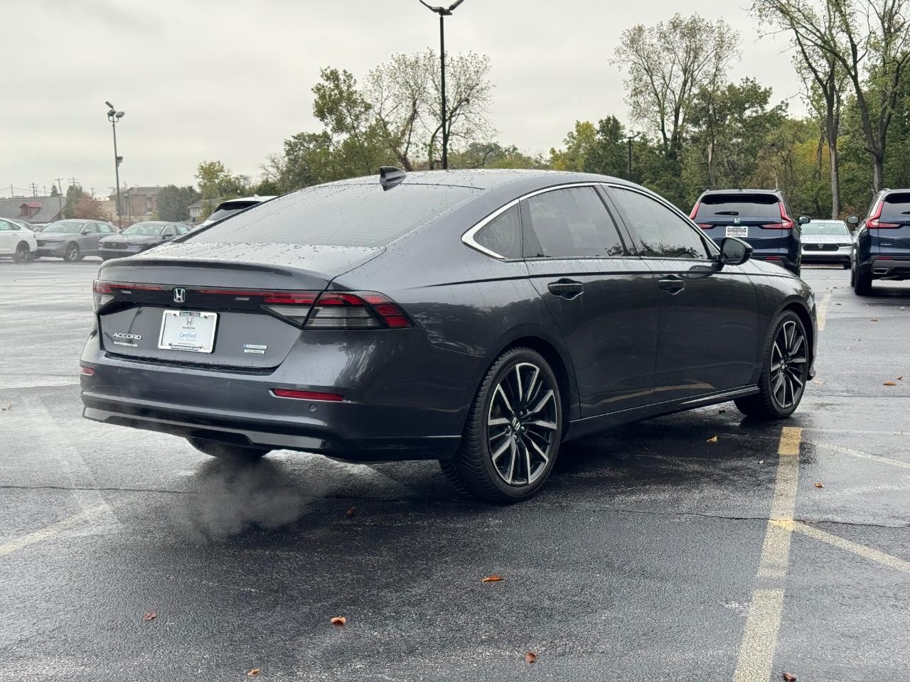 Honda Accord Hybrid Vehicle Full-screen Gallery Image 03