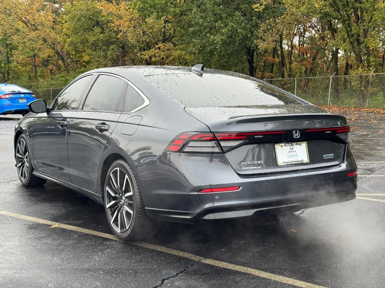 Honda Accord Hybrid Vehicle Full-screen Gallery Image 06