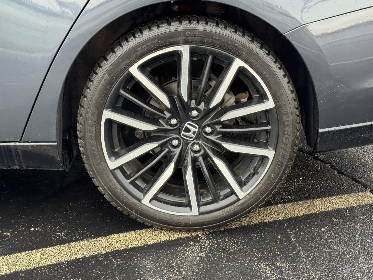 Honda Accord Hybrid Vehicle Full-screen Gallery Image 07