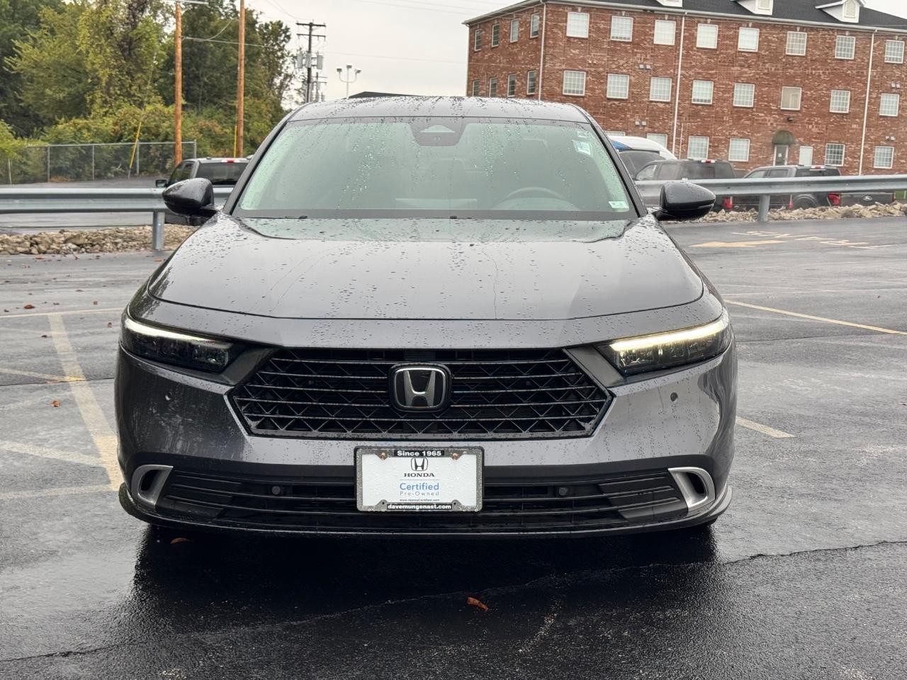 Honda Accord Hybrid Vehicle Full-screen Gallery Image 09