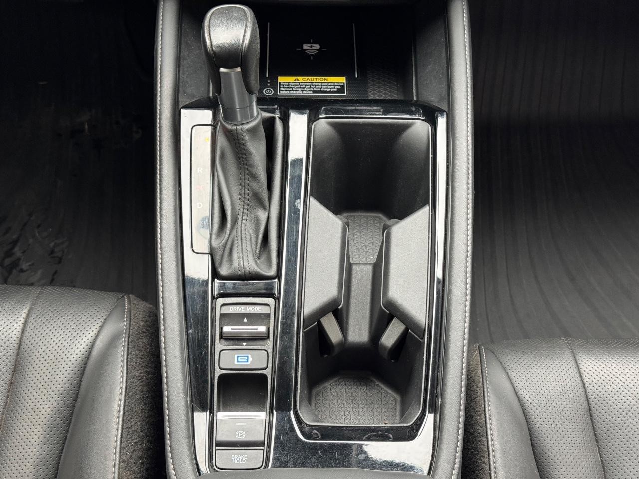 Honda Accord Hybrid Vehicle Full-screen Gallery Image 15