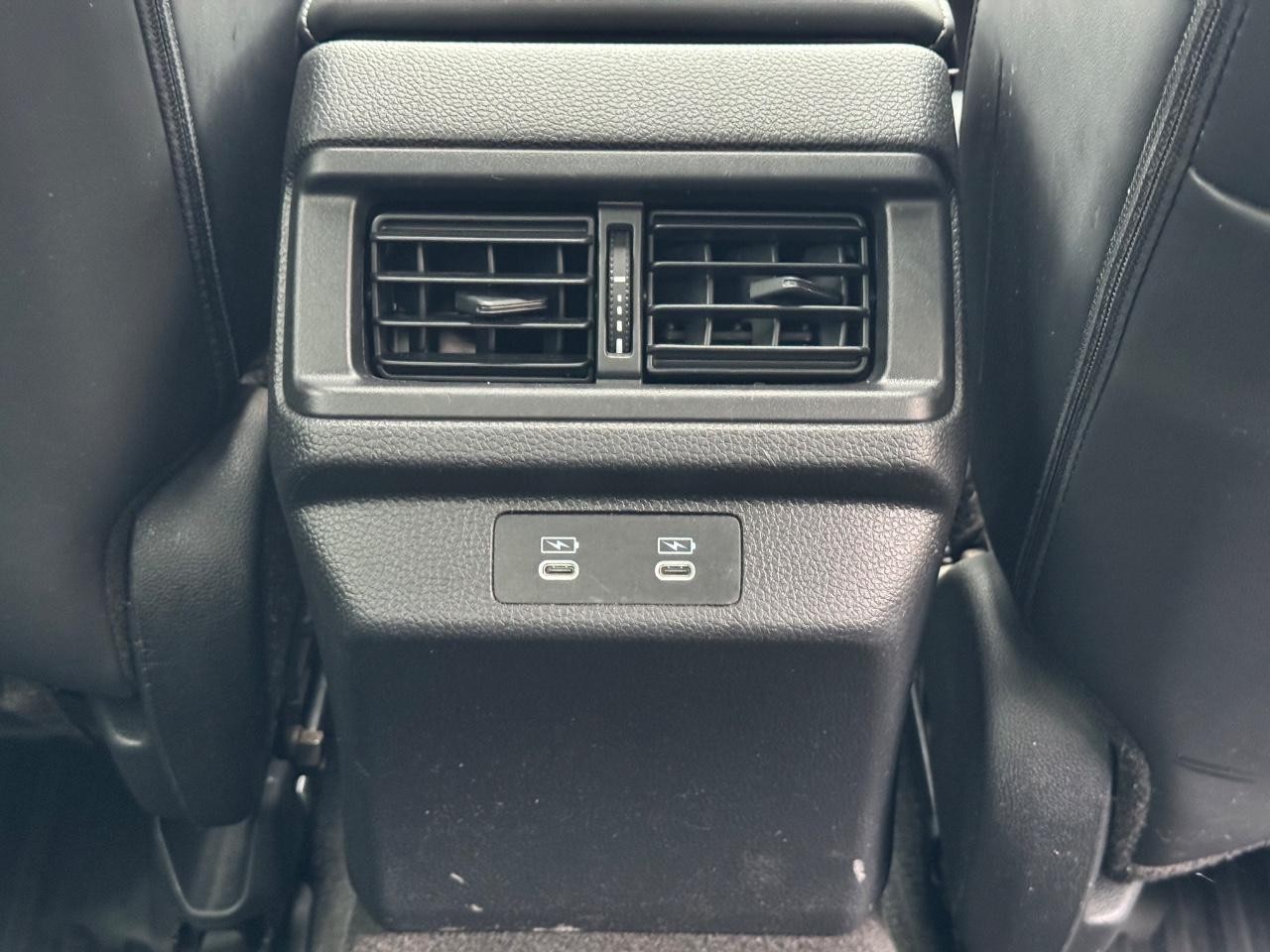 Honda Accord Hybrid Vehicle Full-screen Gallery Image 16