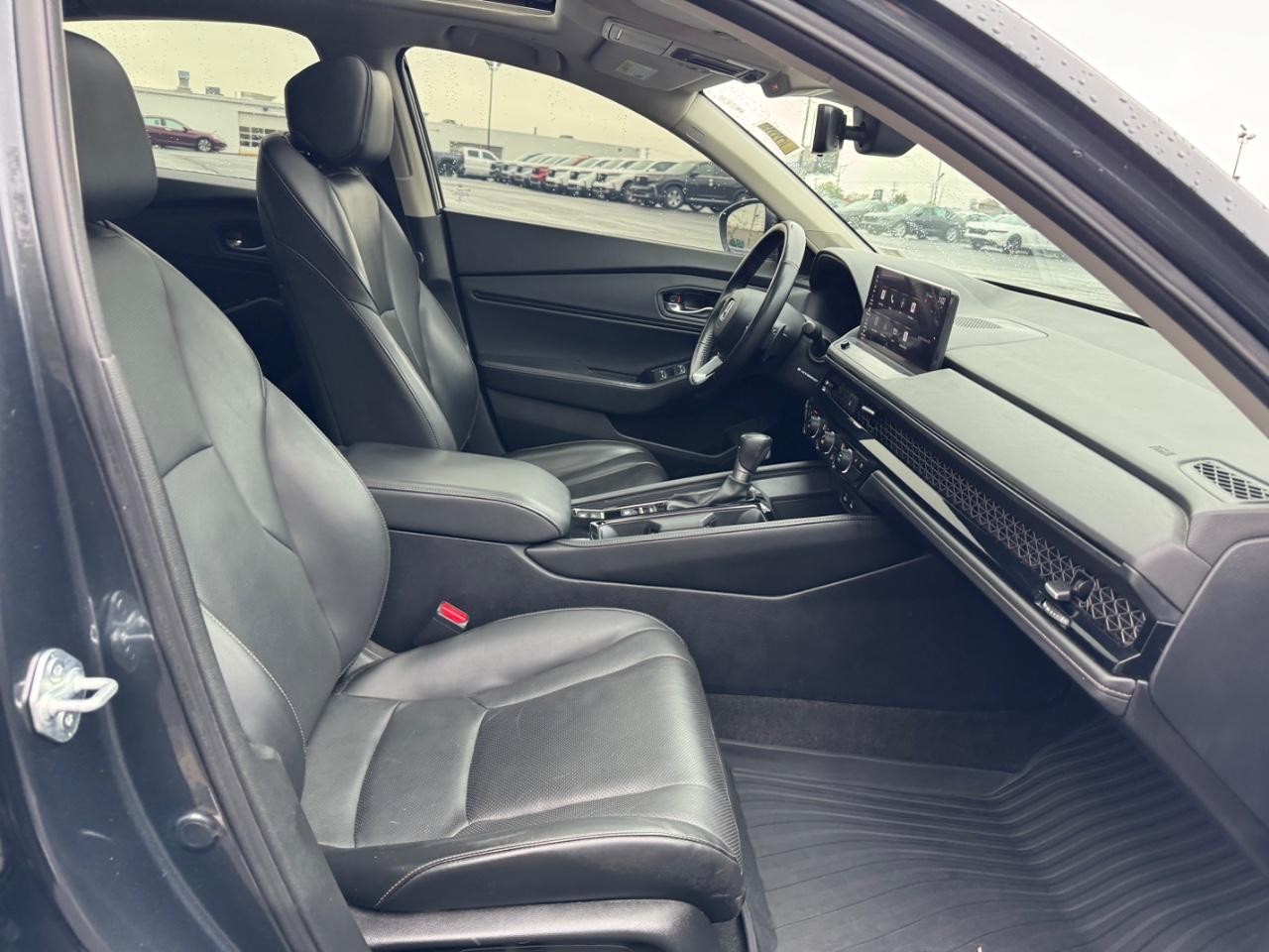 Honda Accord Hybrid Vehicle Full-screen Gallery Image 17