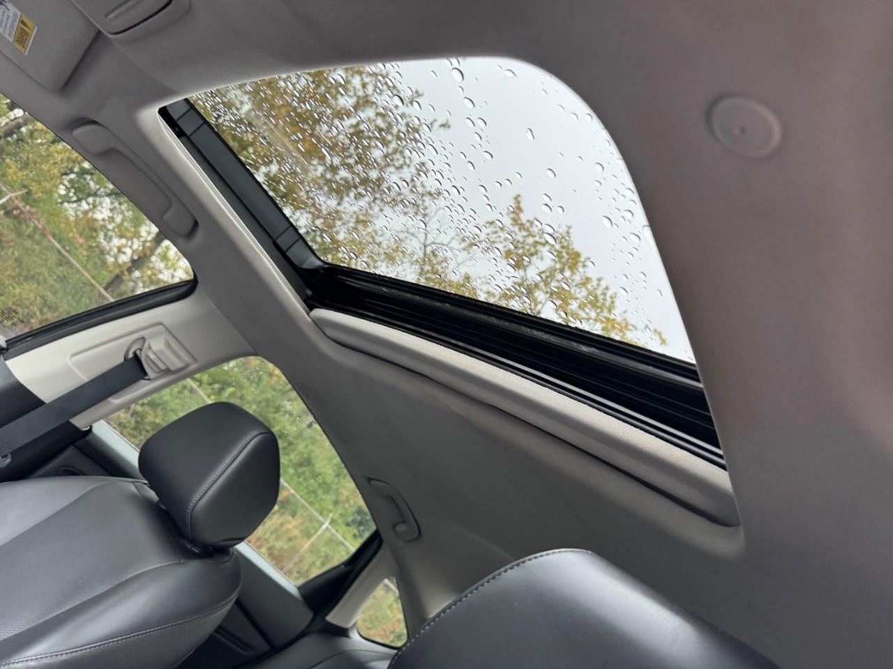 Honda Accord Hybrid Vehicle Full-screen Gallery Image 19