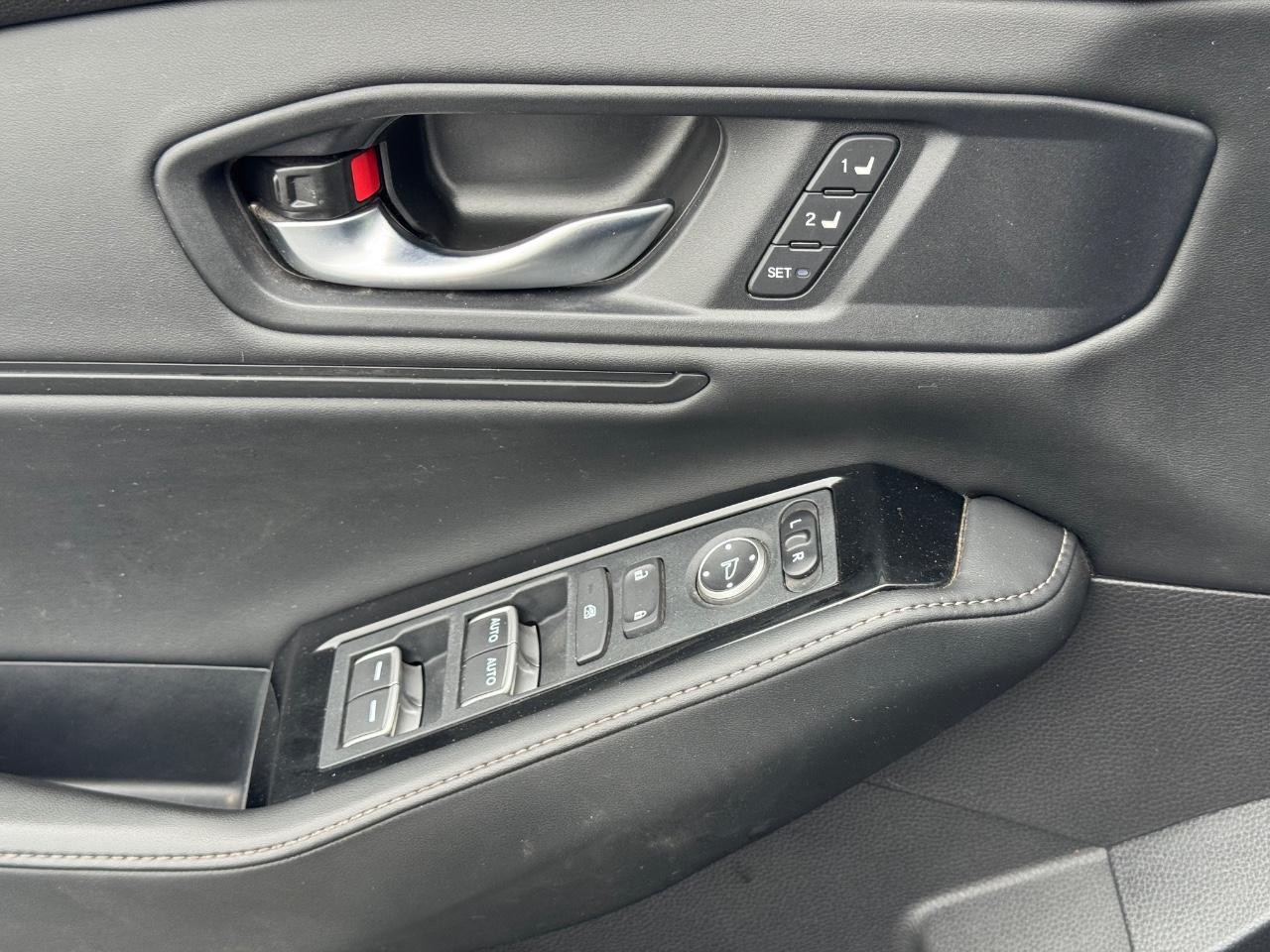 Honda Accord Hybrid Vehicle Full-screen Gallery Image 25