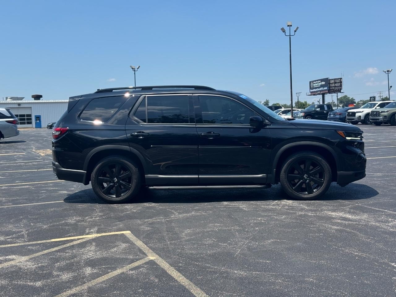 Honda Pilot Vehicle Full-screen Gallery Image 03