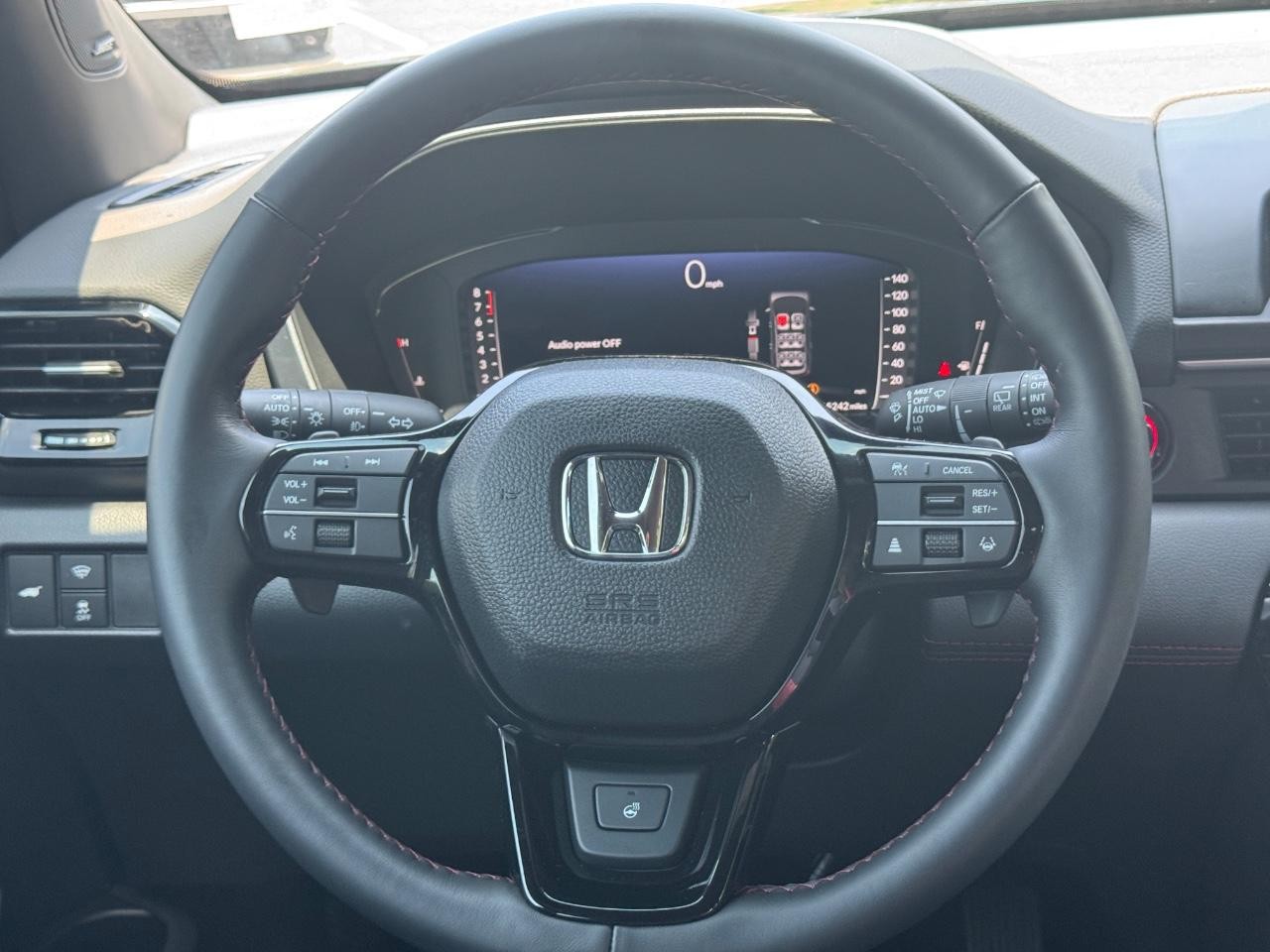 Honda Pilot Vehicle Full-screen Gallery Image 13