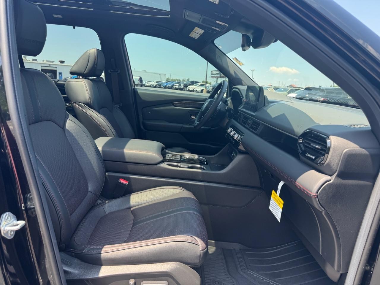 Honda Pilot Vehicle Full-screen Gallery Image 18