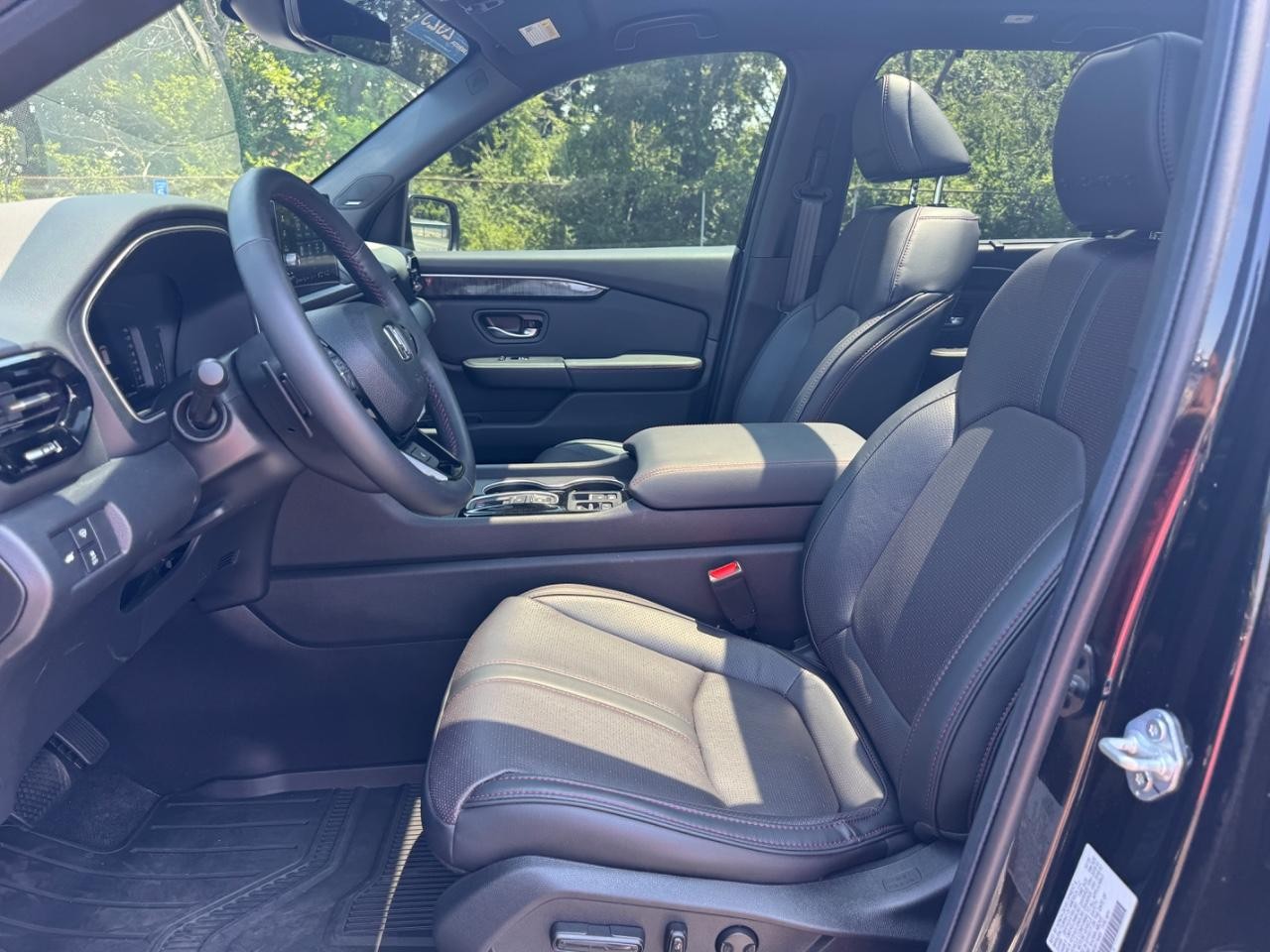 Honda Pilot Vehicle Full-screen Gallery Image 19