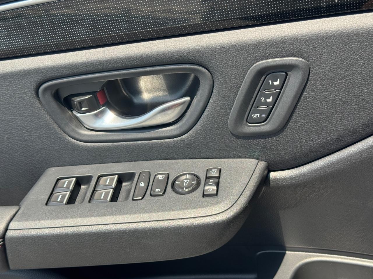 Honda Pilot Vehicle Full-screen Gallery Image 28