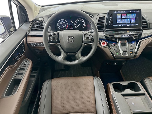 Honda Odyssey Vehicle Full-screen Gallery Image 12
