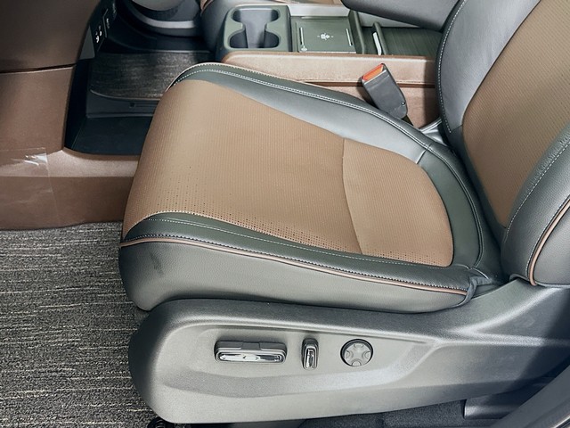 Honda Odyssey Vehicle Full-screen Gallery Image 18