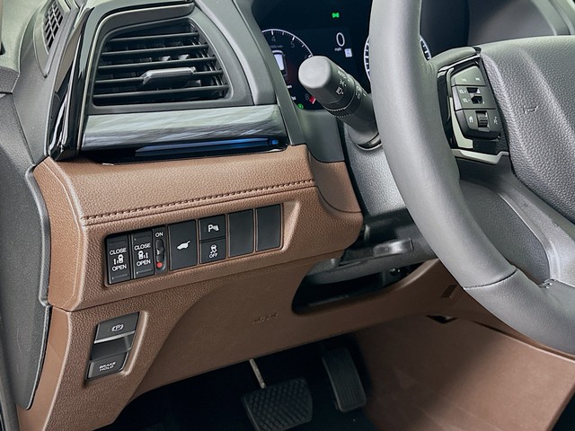 Honda Odyssey Vehicle Full-screen Gallery Image 21