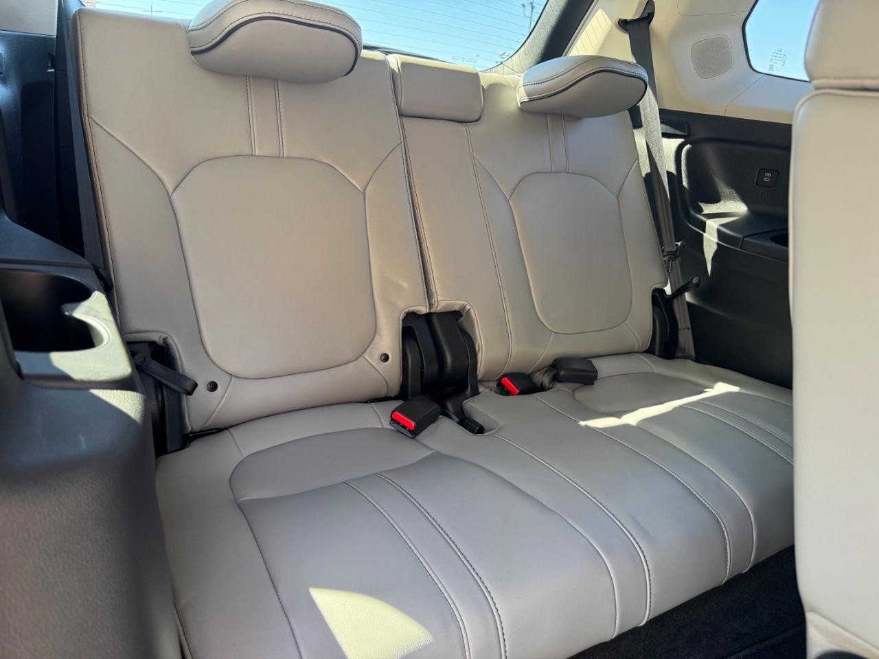 Honda Pilot Vehicle Full-screen Gallery Image 11