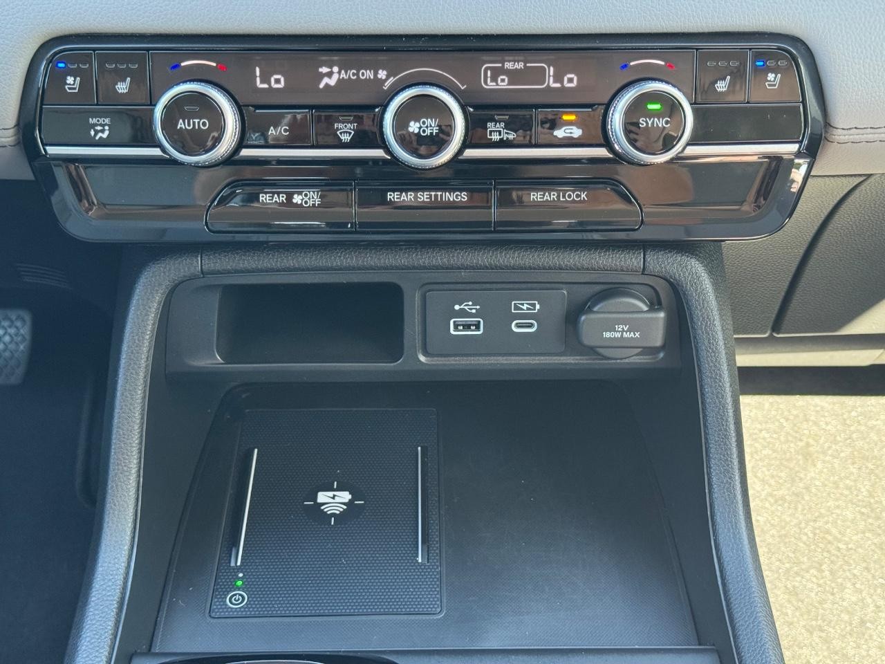 Honda Pilot Vehicle Full-screen Gallery Image 15