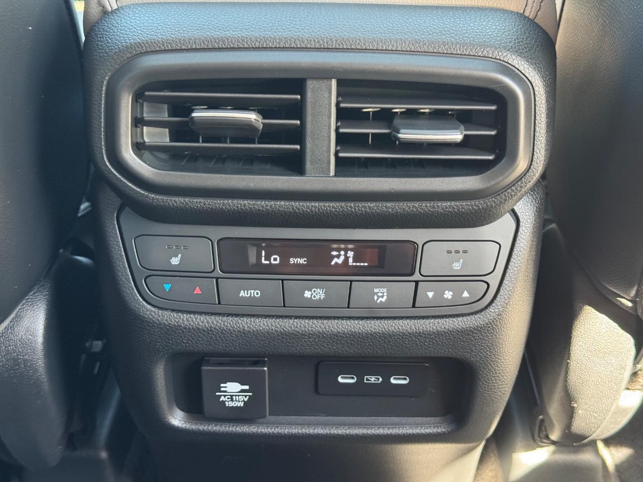 Honda Pilot Vehicle Full-screen Gallery Image 17