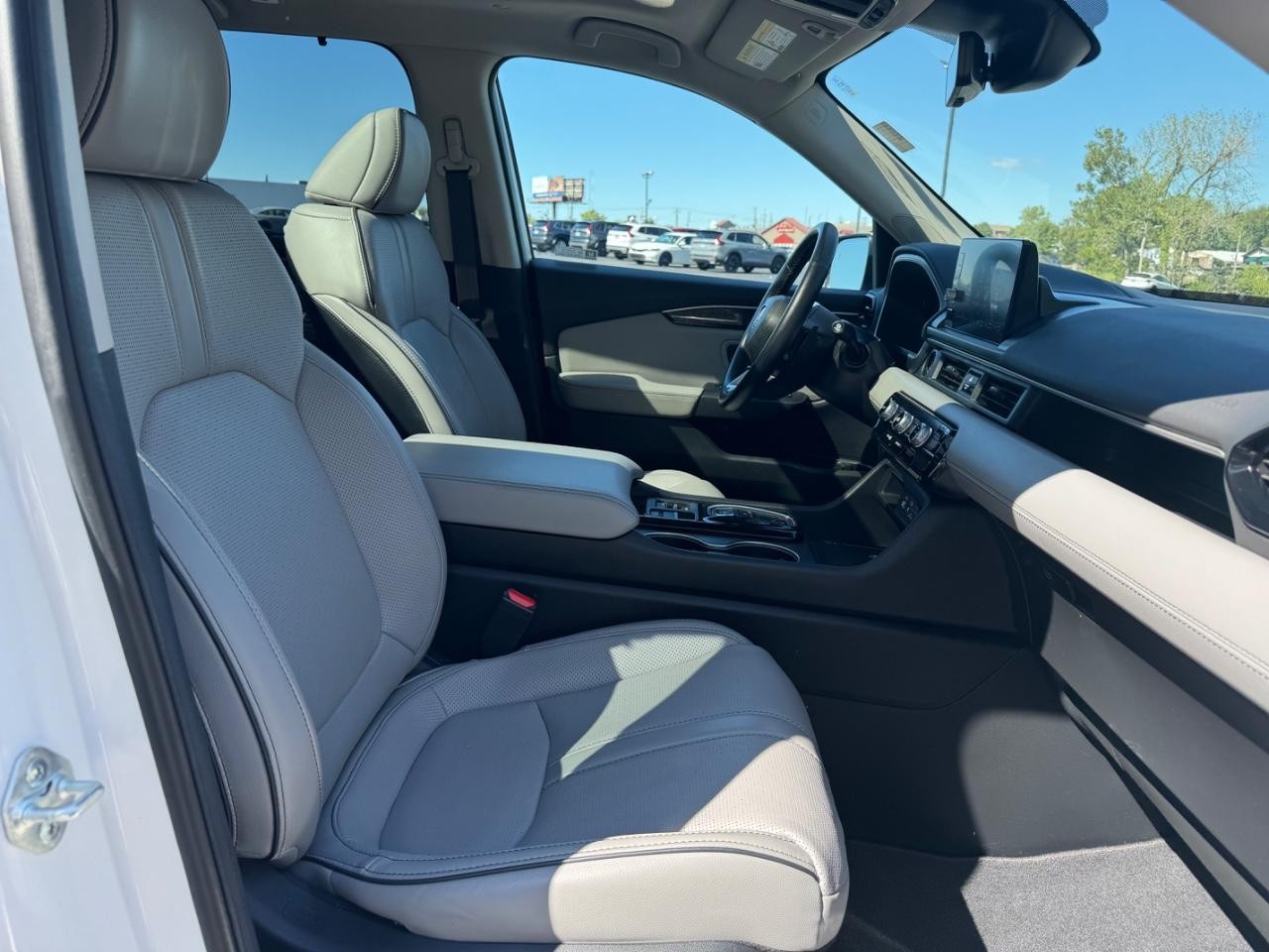 Honda Pilot Vehicle Full-screen Gallery Image 18