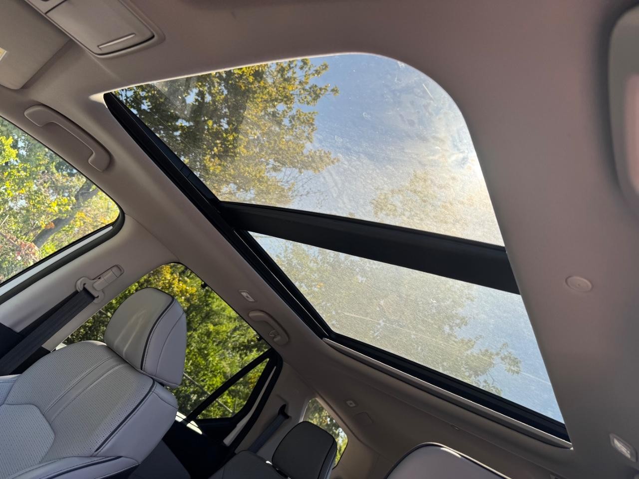 Honda Pilot Vehicle Full-screen Gallery Image 20