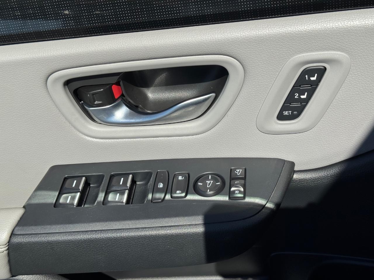 Honda Pilot Vehicle Full-screen Gallery Image 26