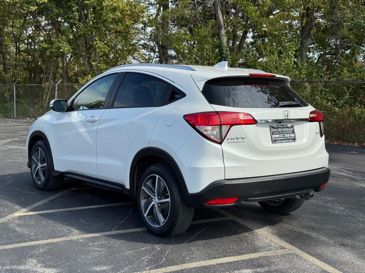 Honda HR-V Vehicle Full-screen Gallery Image 32
