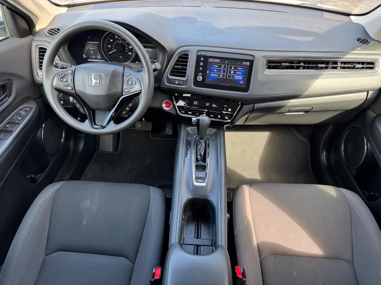 Honda HR-V Vehicle Full-screen Gallery Image 37