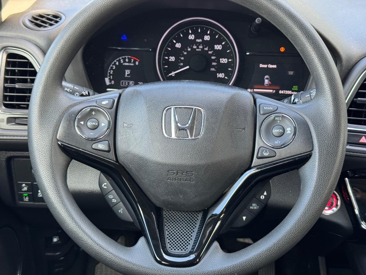 Honda HR-V Vehicle Full-screen Gallery Image 38