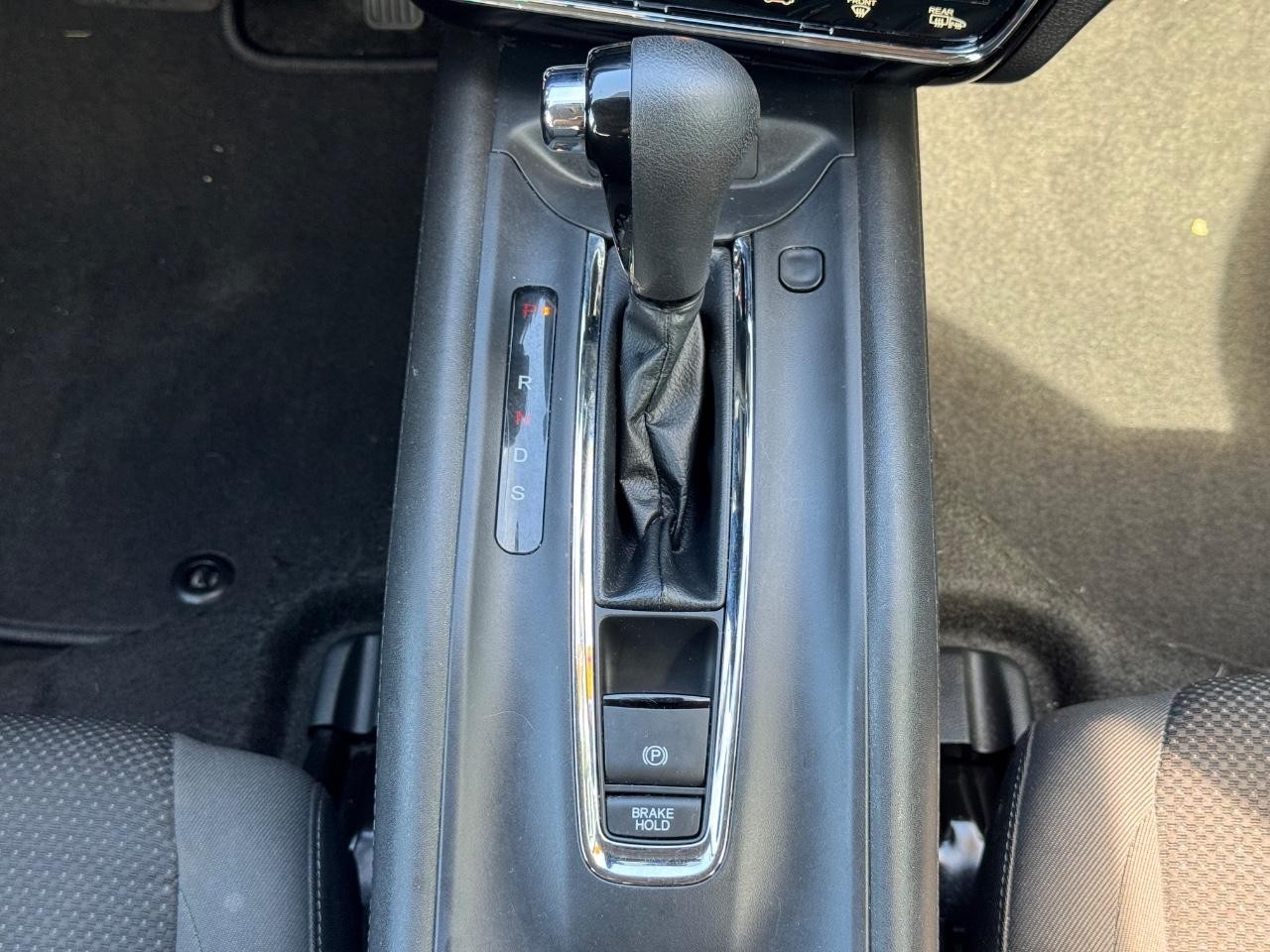 Honda HR-V Vehicle Full-screen Gallery Image 41