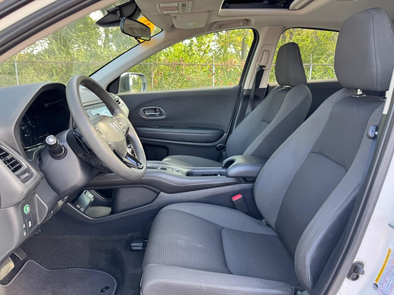 Honda HR-V Vehicle Full-screen Gallery Image 43