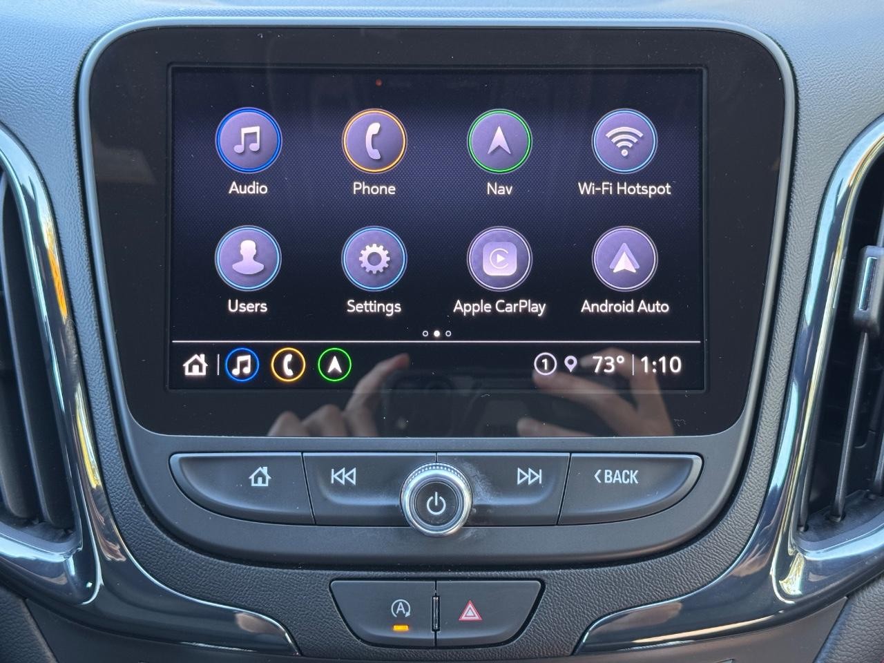 Chevrolet Equinox Vehicle Full-screen Gallery Image 13