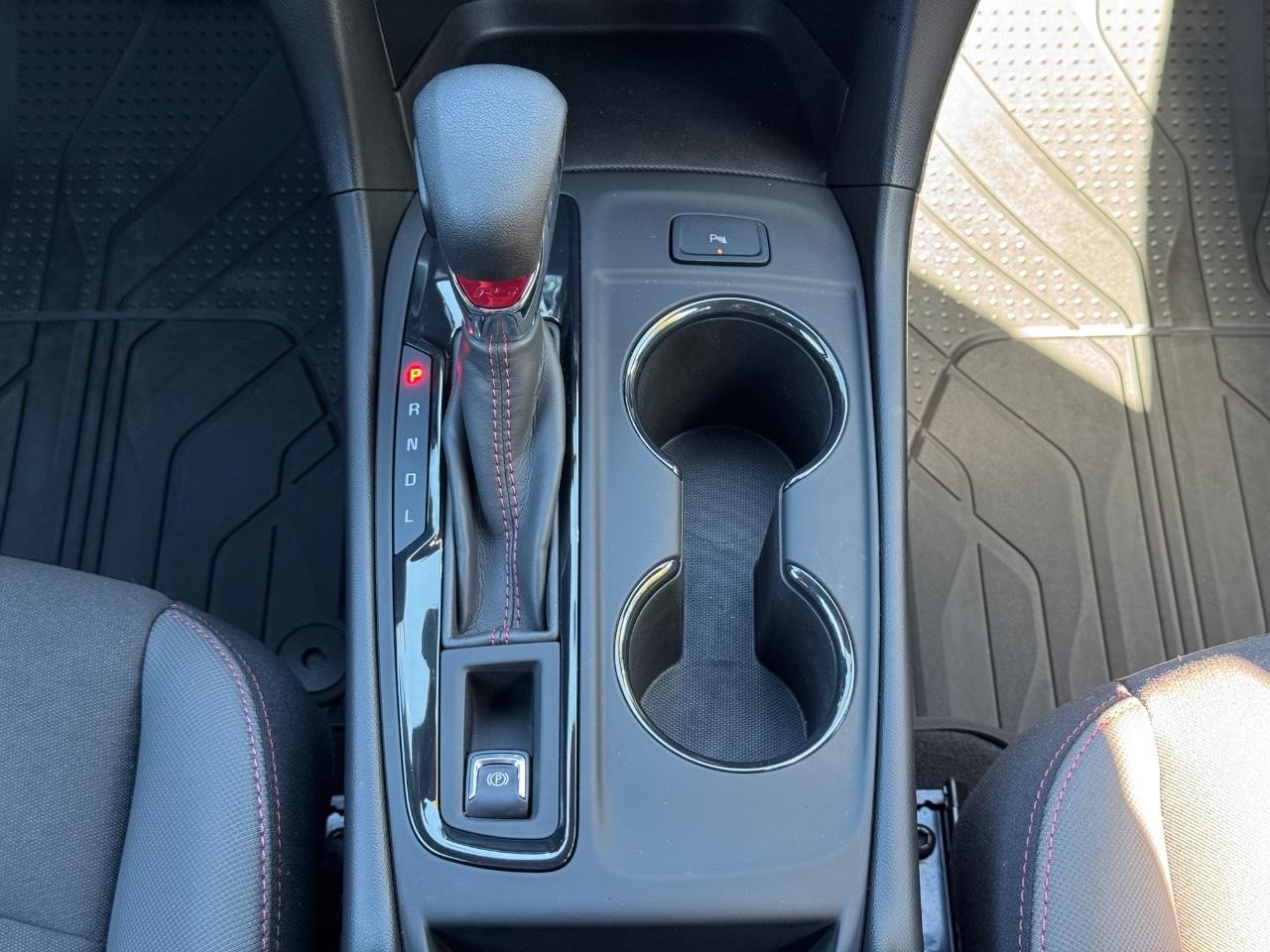 Chevrolet Equinox Vehicle Full-screen Gallery Image 15