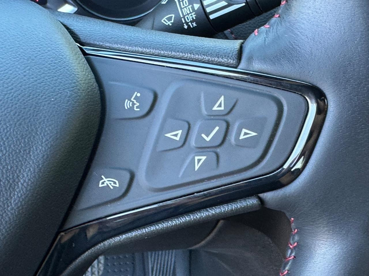 Chevrolet Equinox Vehicle Full-screen Gallery Image 21