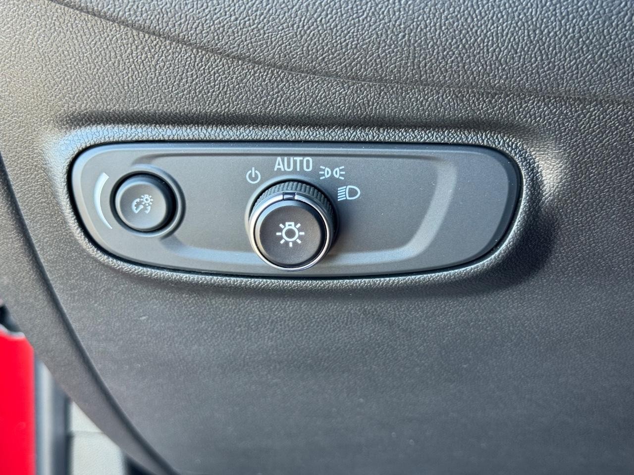 Chevrolet Equinox Vehicle Full-screen Gallery Image 22