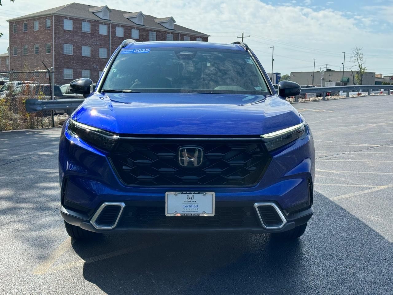 Honda CR-V Hybrid Vehicle Full-screen Gallery Image 09