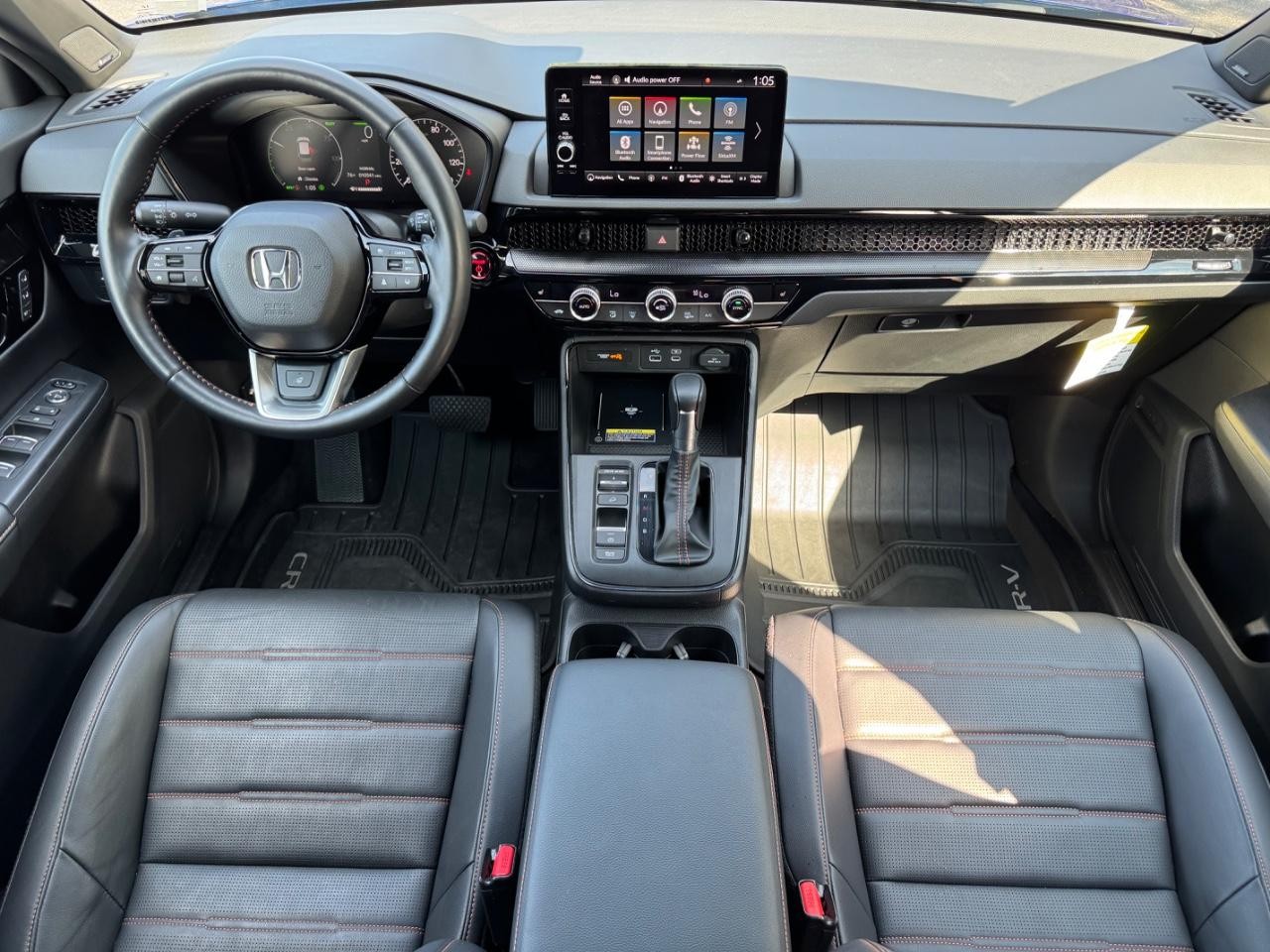 Honda CR-V Hybrid Vehicle Full-screen Gallery Image 11