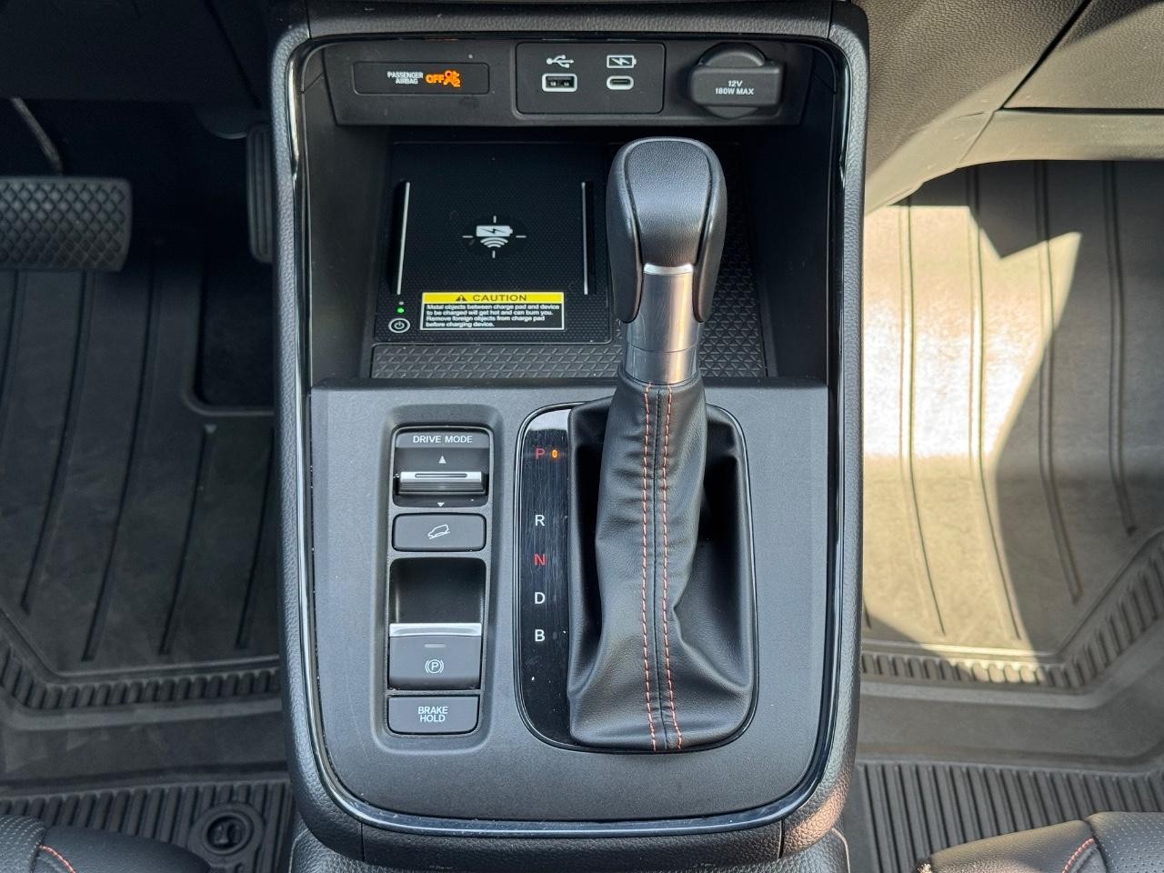 Honda CR-V Hybrid Vehicle Full-screen Gallery Image 15