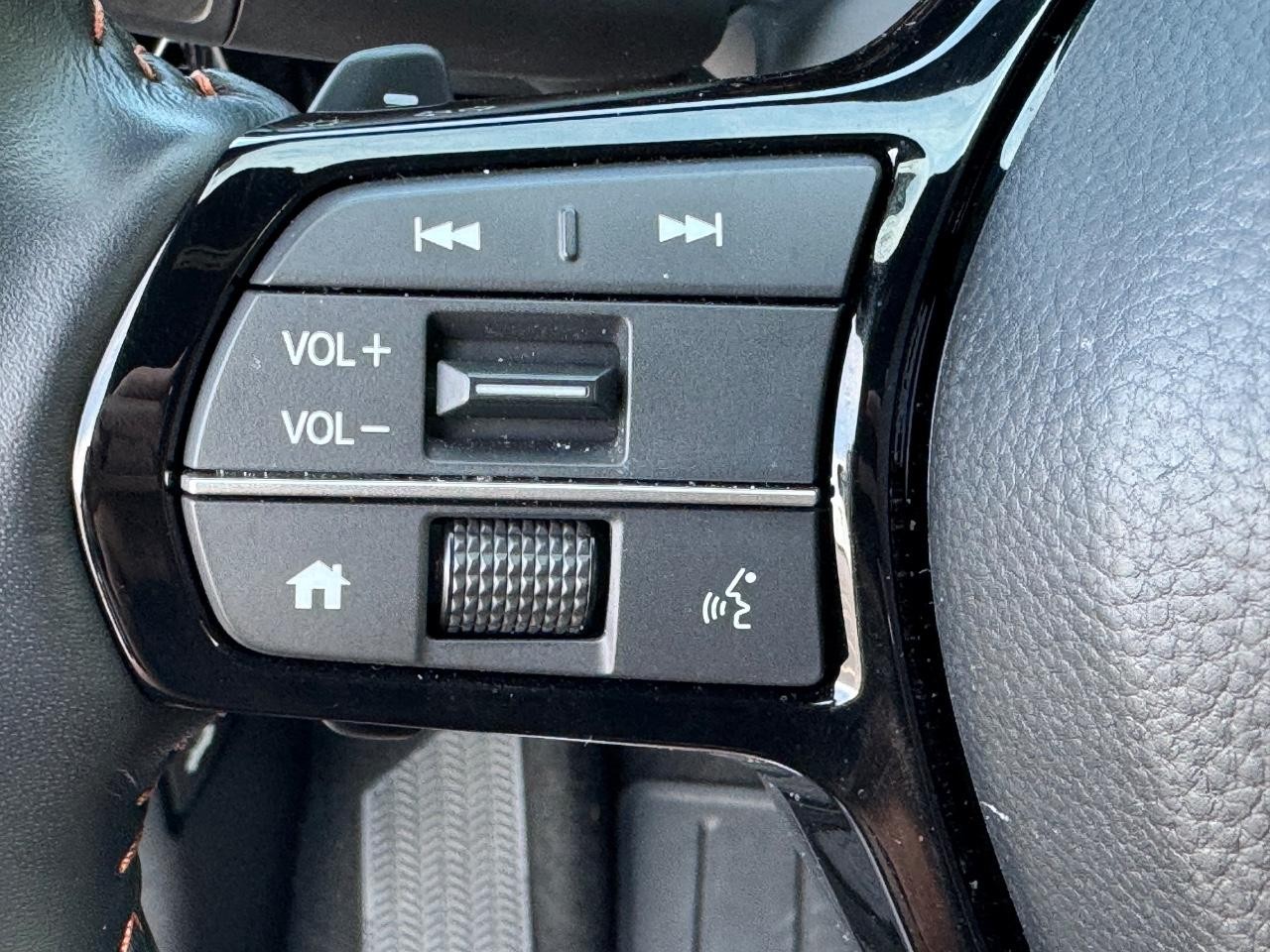 Honda CR-V Hybrid Vehicle Full-screen Gallery Image 21