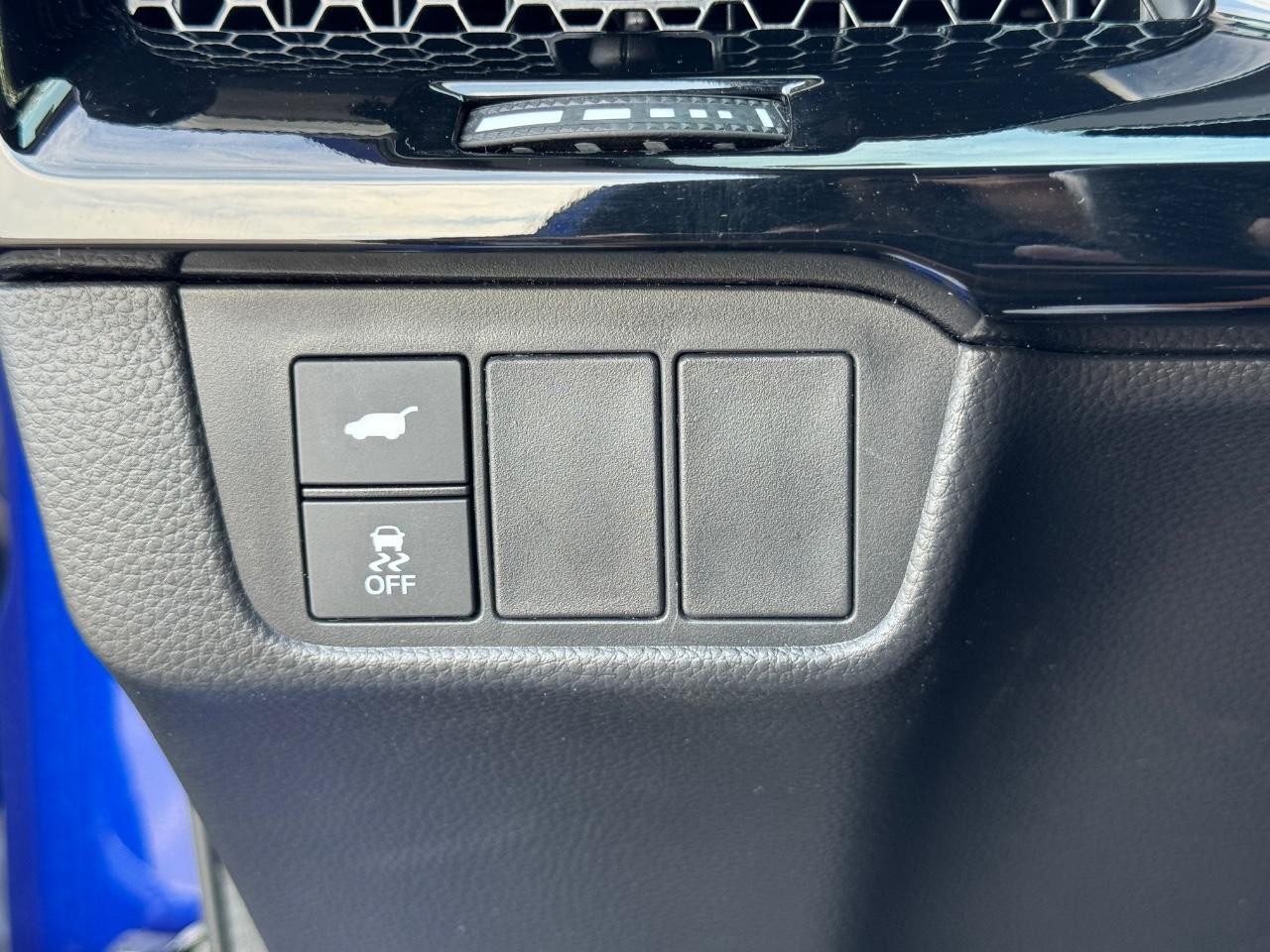 Honda CR-V Hybrid Vehicle Full-screen Gallery Image 23