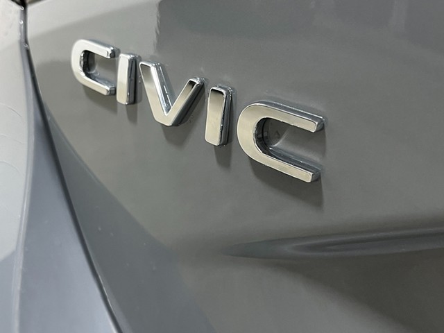 Honda Civic Hatchback Hybrid Vehicle Full-screen Gallery Image 05