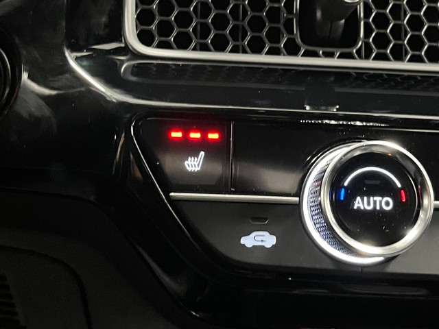 Honda Civic Hatchback Hybrid Vehicle Full-screen Gallery Image 20