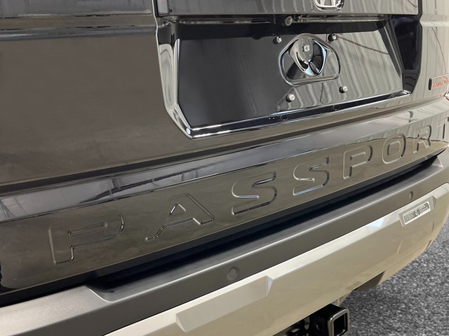 Honda Passport Vehicle Full-screen Gallery Image 06