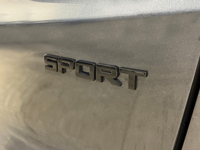 Honda CR-V Hybrid Vehicle Full-screen Gallery Image 07